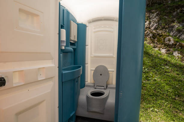 Portable Toilet Options We Offer in Greenlawn, NY